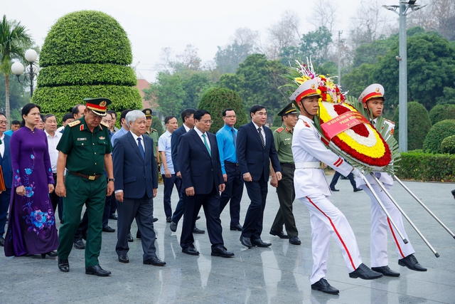 Thủ tướng dự gặp mặt, tri ân các chiến sĩ Điện Biên, thanh niên xung phong, dân công hỏa tuyến trực tiếp tham gia Chiến dịch Điện Biên Phủ