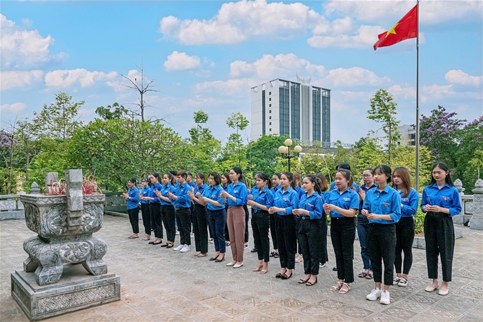 Đoàn Thanh niên -  Hội Sinh viên Trường Đại học Tân Trào tổ chức các hoạt động chào mừng Ngày sinh Chủ tịch Hồ Chí Minh (19/5/1890 - 19/5/2022)