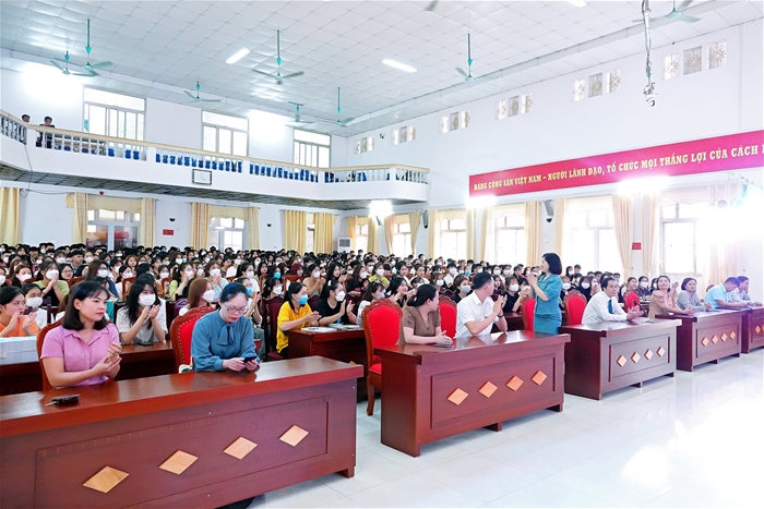 Tuần sinh hoạt công dân sinh viên Trường Đại học Tân Trào năm học 2022 - 2023