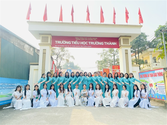 Sinh viên Trường Đại học Tân Trào thực tập tại các đơn vị trường học