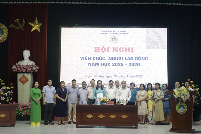 Trường Đại học Tân Trào tổ chức Hội nghị viên chức, người lao động năm học 2025 – 2026