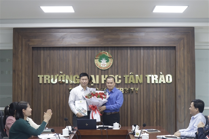 Trường Đại học Tân Trào công bố Quyết định bổ nhiệm Chánh Văn phòng
