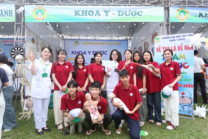 Trên 1.000 học sinh tham gia Ngày hội Tư vấn tuyển sinh - Hướng nghiệp năm 2026 tại trường Đại học Tân Trào