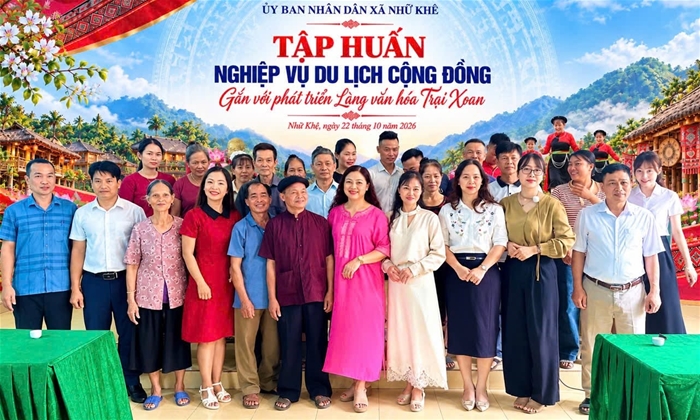 Giảng viên khoa Văn hóa - Du lịch Trường Đại học Tân Trào tập huấn Nghiệp vụ du lịch cộng đồng tại xã Nhữ Khê tỉnh Tuyên Quang