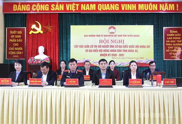 Ứng cử viên đại biểu Quốc hội và đại biểu HĐND tỉnh tiếp xúc cử tri xã Hùng Lợi