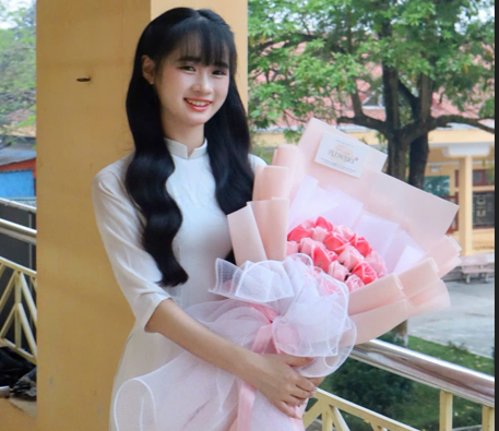 Từ một lựa chọn mới đến hành trình khám phá ngành Công nghệ sinh học của Hà Song Thư