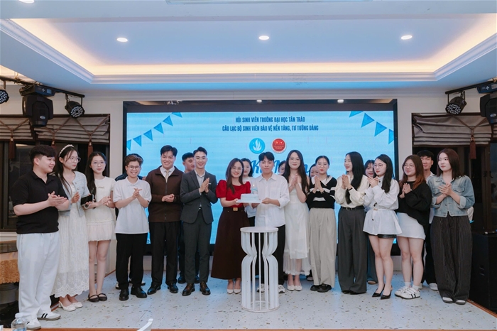 Kỷ niệm 01 năm thành lập Câu lạc bộ Sinh viên bảo vệ nền tảng, tư tưởng Đảng Kỷ niệm 01 năm thành lập Câu lạc bộ Sinh viên bảo vệ nền tảng, tư tưởng Đảng