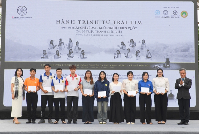 Hành trình từ trái tim – lan tỏa tri thức, khơi dậy khát vọng khởi nghiệp cho sinh viên Trường Đại học Tân Trào