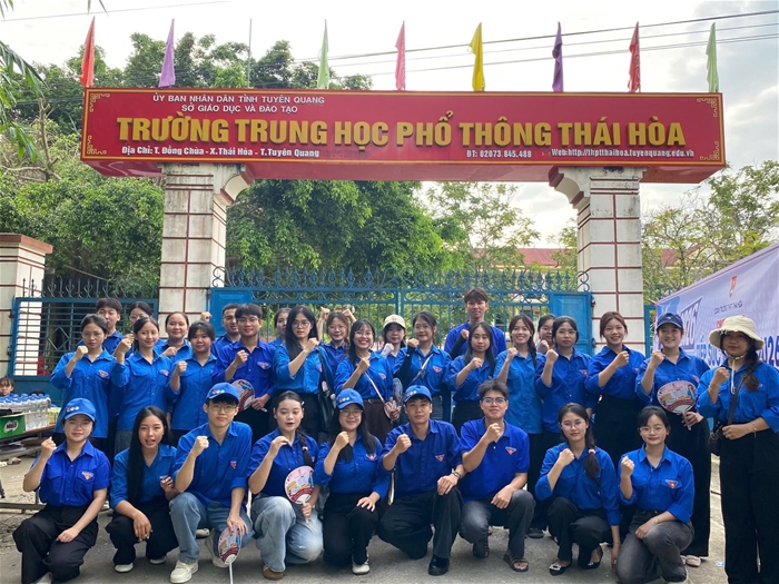 Tuổi trẻ Trường Đại học Tân Trào tiếp sức mùa thi, đồng hành cùng các sĩ tử trên địa bàn tỉnh Tuyên Quang