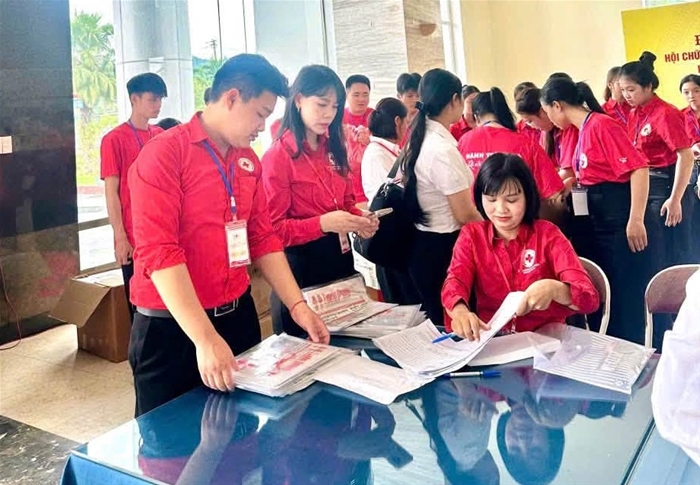 CLB Giọt hồng nhân ái Trường Đại học Tân Trào tham gia hỗ trợ Đại hội đại biểu Hội Chữ thập đỏ tỉnh Tuyên Quang lần thứ I CLB Giọt hồng nhân ái Trường Đại học Tân Trào tham gia hỗ trợ Đại hội đại biểu Hội Chữ thập đỏ tỉnh Tuyên Quang lần thứ I