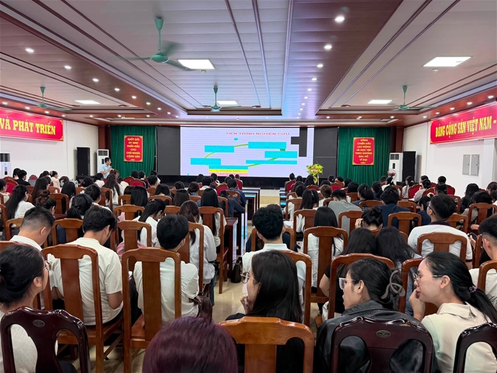 Trường Đại học Tân Trào tập huấn nghiên cứu khoa học, ứng dụng AI và chuyển đổi số cho sinh viên
