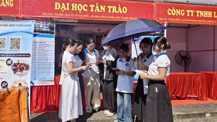 Trường Đại học Tân Trào tham gia Phiên giao dịch việc làm xã Phú Linh Trường Đại học Tân Trào tham gia Phiên giao dịch việc làm xã Phú Linh