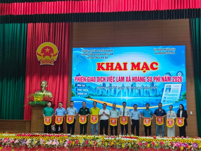 Trường Đại học Tân Trào kết nối và tư vấn hướng nghiệp tại xã Hoàng Su Phì