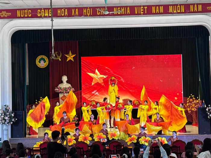 Sôi nổi hội thi văn nghệ Giai điệu thanh xuân chào tân sinh viên năm 2026 Sôi nổi hội thi văn nghệ Giai điệu thanh xuân chào tân sinh viên năm 2026