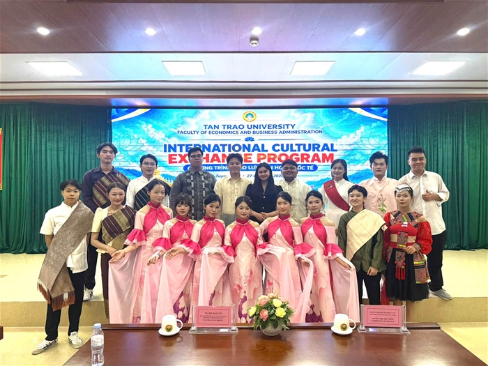 Trường Đại học Tân Trào tổ chức chương trình Giao lưu văn hóa quốc tế 2026 – Kết nối văn hóa Việt Nam, Philippines và Lào Trường Đại học Tân Trào tổ chức chương trình Giao lưu văn hóa quốc tế 2026 – Kết nối văn hóa Việt Nam, Philippines và Lào