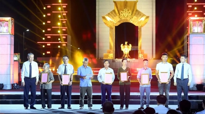 Tiếp nối lý tưởng, sống xứng đáng với sự hy sinh của các thế hệ đi trước