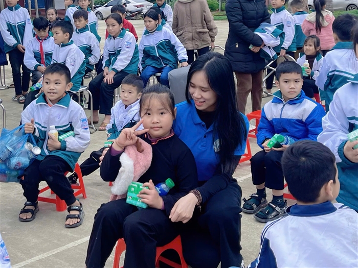 Hoàng Thúy Hiền – nữ cán bộ Đoàn – Hội nhiệt huyết, lan tỏa tinh thần tình nguyện vì cộng đồng