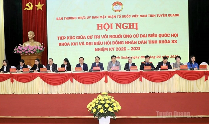 Các đại biểu ứng cử đại biểu Quốc hội khóa XVI và đại biểu HĐND tỉnh khóa XX tiếp xúc cử tri Các đại biểu ứng cử đại biểu Quốc hội khóa XVI và đại biểu HĐND tỉnh khóa XX tiếp xúc cử tri