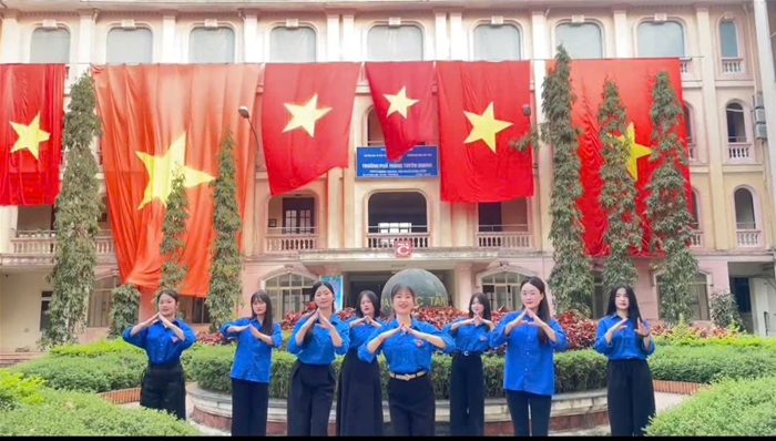 Sinh viên Trường Đại học Tân Trào tích cực bảo vệ nền tảng tư tưởng của Đảng Sinh viên Trường Đại học Tân Trào tích cực bảo vệ nền tảng tư tưởng của Đảng